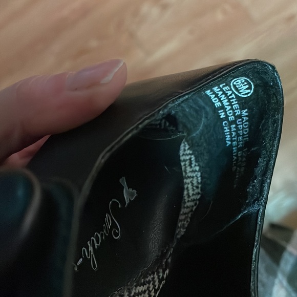 Sarah Jane Perfect Black Heels - Picture 8 of 9